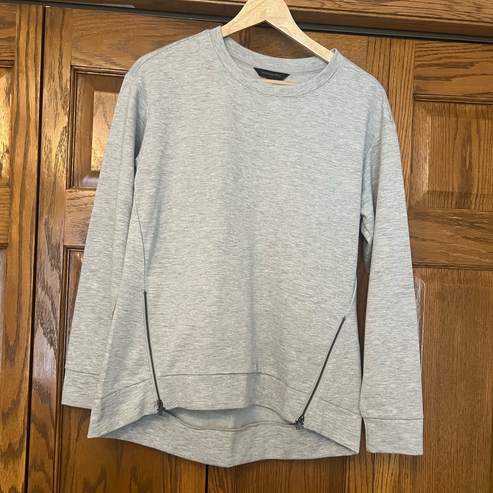 NWOT - Banana Republic Trendy Crewneck with Zippers - Size Small